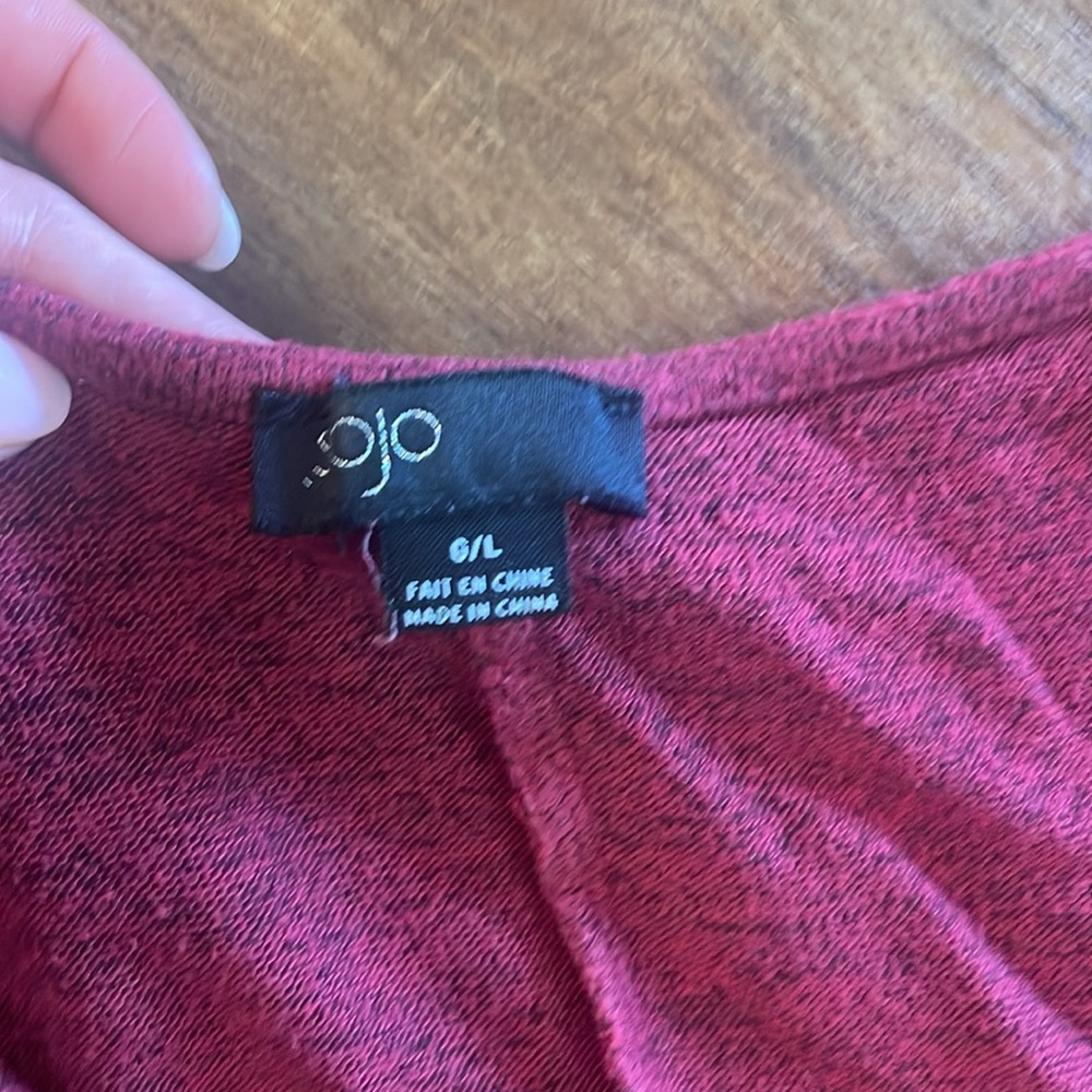 Adorable reddish top - Picture 2 of 2